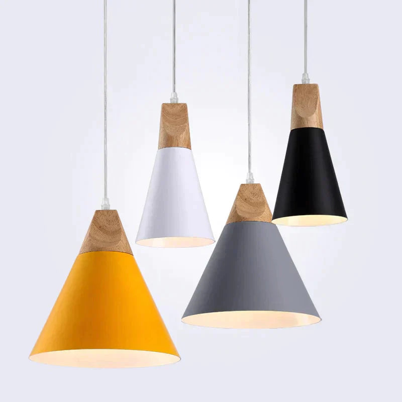 Stilvolle Design-Hängeleuchte für modernes Wohnen. Ideal als Deckenleuchte im Büro oder Esszimmer.