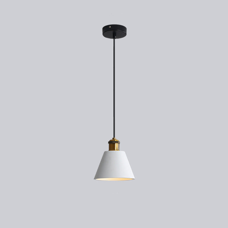 Zeitlose Morandi Pendelleuchte, LED Schlafzimmerlampe, stilvolle Atmosphäre.