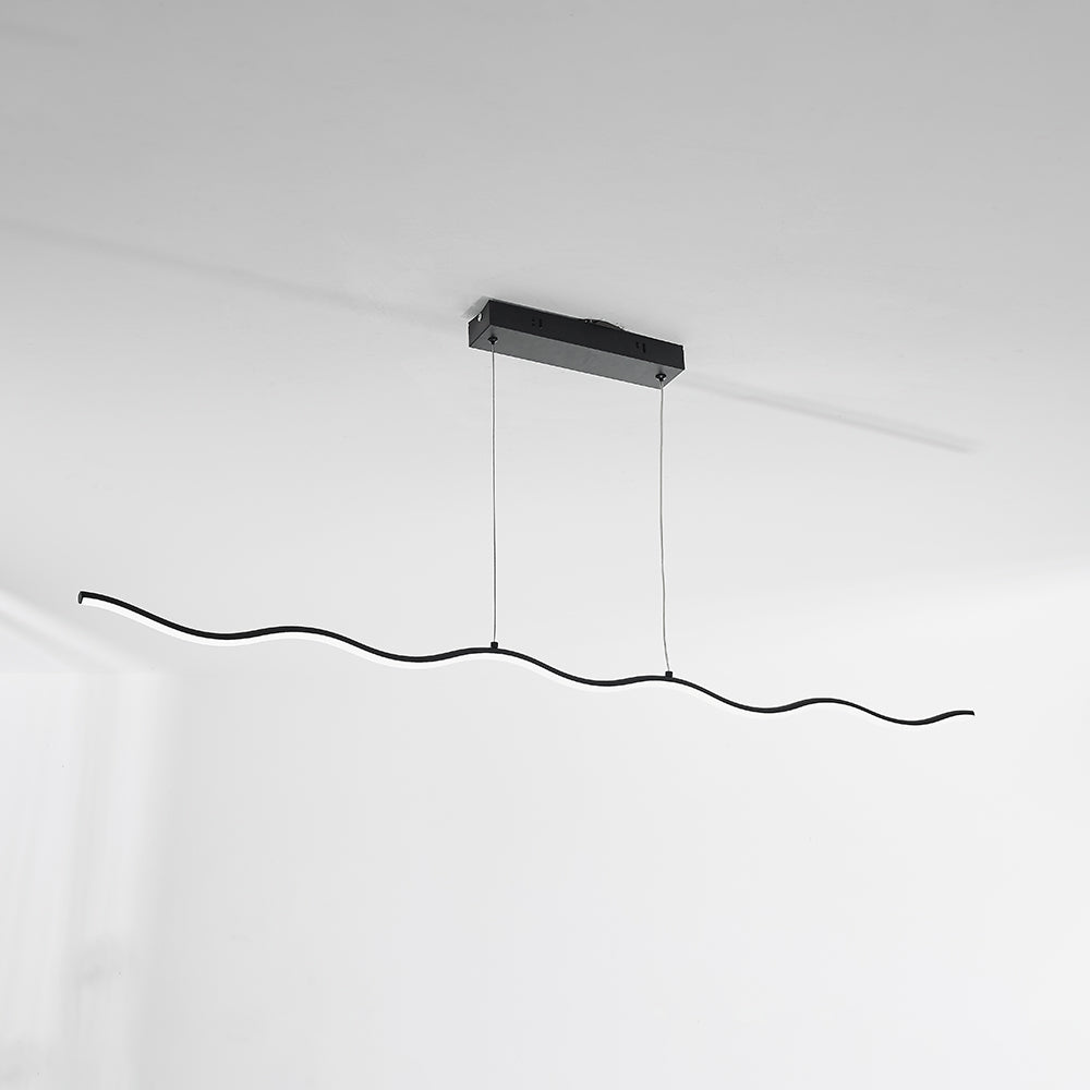 WaveGlow: Dimmbare LED-Pendelleuchte mit modernem Wellen-Design für stimmungsvolle Akzente im Schlafbereich.