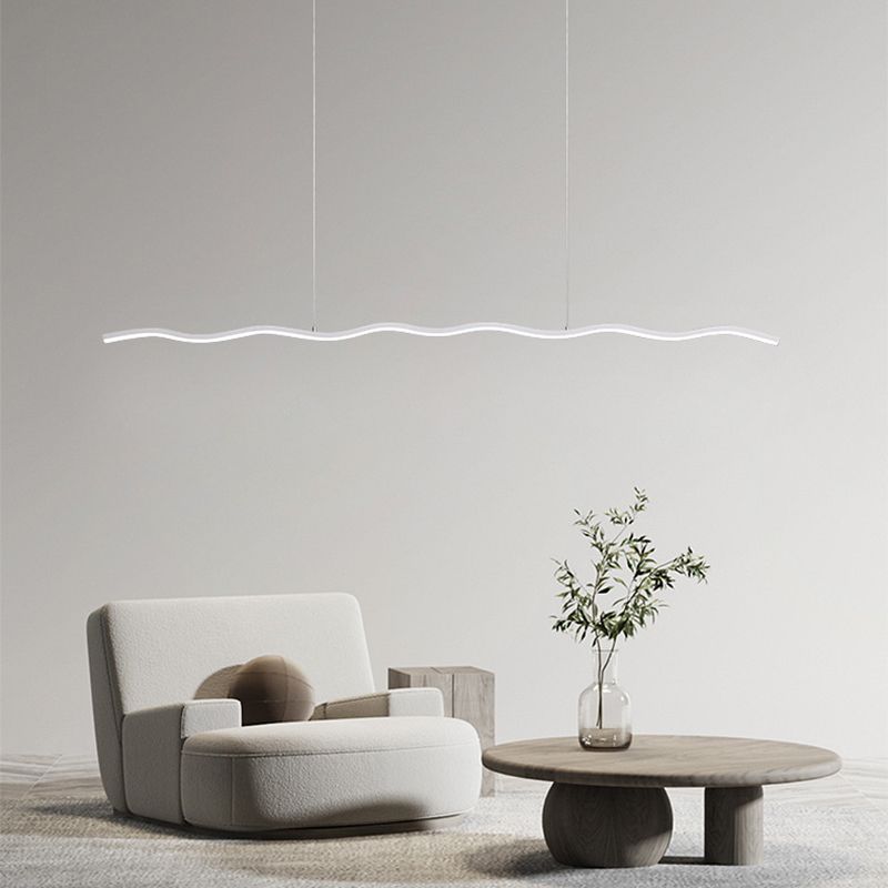 Stylische LED-Deckenleuchte WaveGlow mit geschwungenem Wellen-Design, perfekt für modernes Wohnambiente.