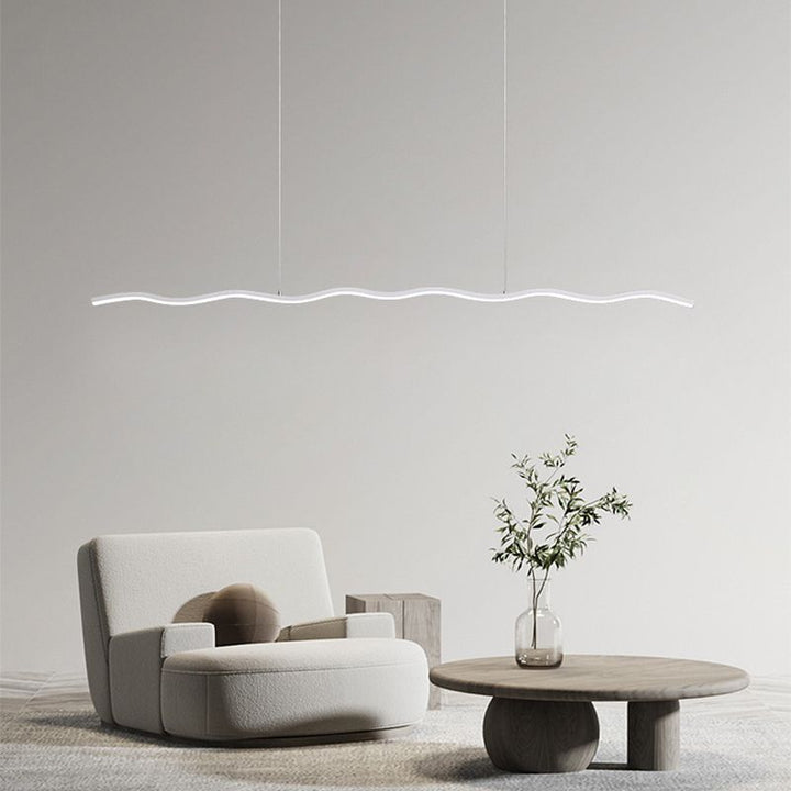 Stylische LED-Deckenleuchte WaveGlow mit geschwungenem Wellen-Design, perfekt für modernes Wohnambiente.
