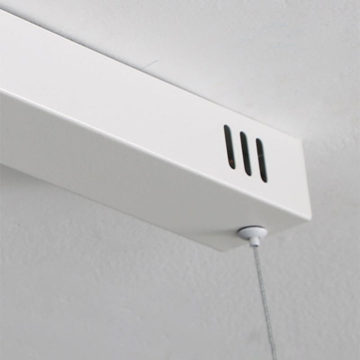 WaveGlow, eine moderne LED-Deckenlampe mit dynamischem Wellen-Design, optimiert jede Innenraumbeleuchtung.