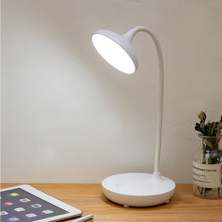 Stylische LED Bürolampe, modern und energiesparend, mit praktischer USB-Ladefunktion und variabler Helligkeit.