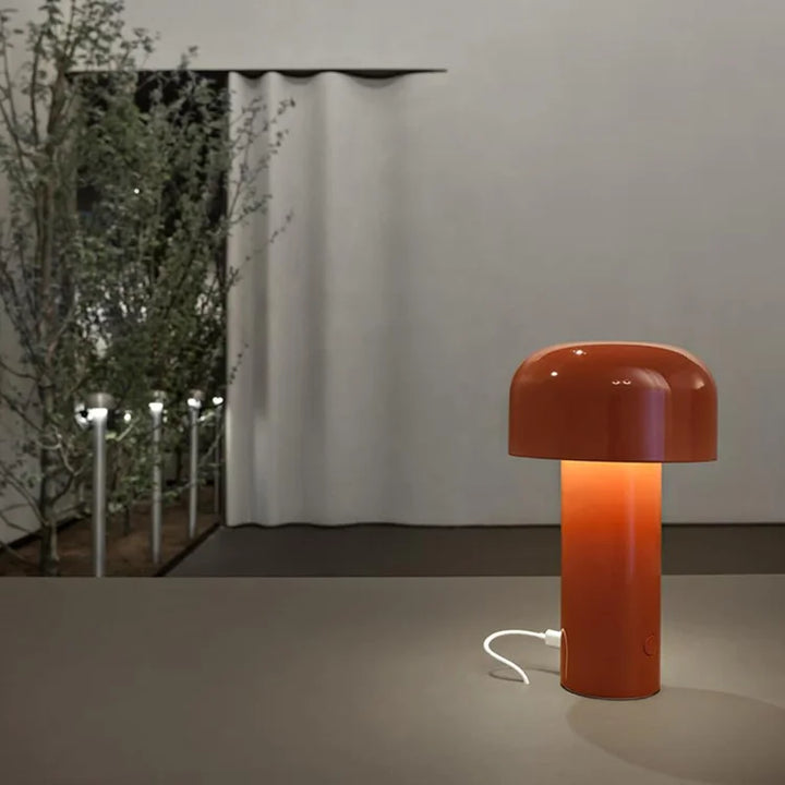 USB-C aufladbare LED Tischleuchte, dimmbar, tragbar. Modernes Design für flexible Lichtgestaltung.