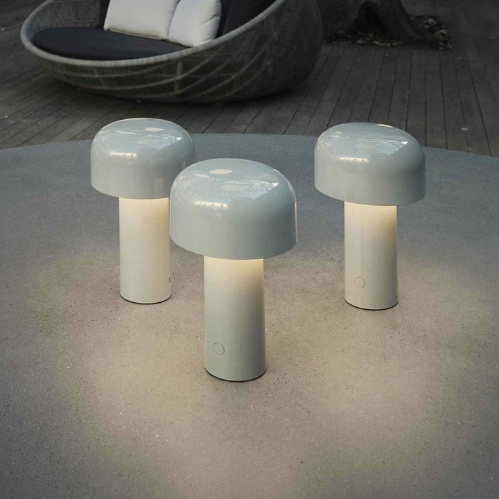 LED Stimmungslicht, dimmbar, kabellos und tragbar, moderne Tischleuchte für gemütliche Innenbeleuchtung.
