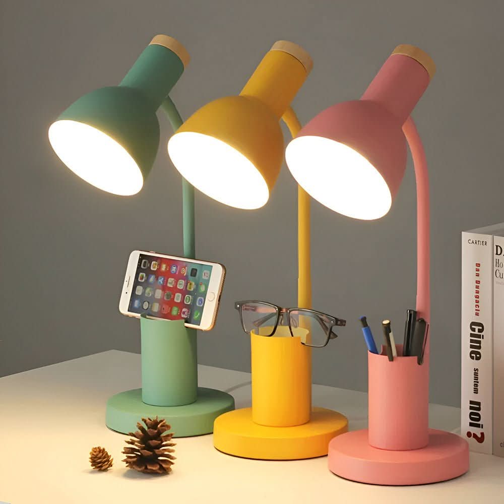 Elegante, moderne LED Tischlampe in minimalistischem Design, perfekt für eine stilvolle Bürobeleuchtung.