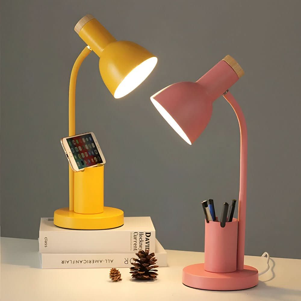 Dimmbare LED Leselampe mit Augenschutz-Funktion, ideal für lange Arbeitsstunden am Schreibtisch.