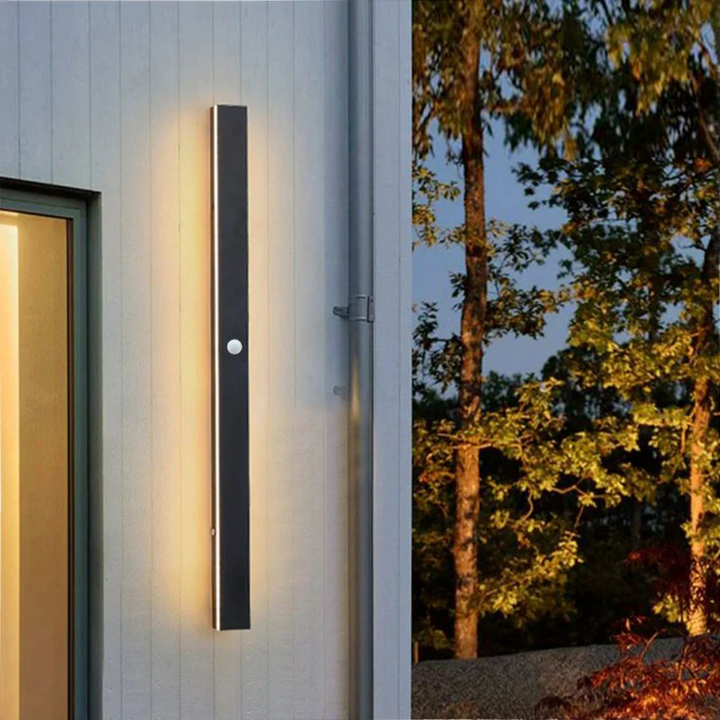 Moderne LED-Wandlampe für Außenbereiche; stilvolle, dimmbare Aussenlampe, wasserdicht.