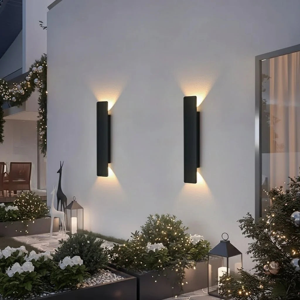 Robuste LED-Außenleuchte für Garten & Fassade. Wasserdichtes Aluminium-Design. Moderne Wandbeleuchtung.