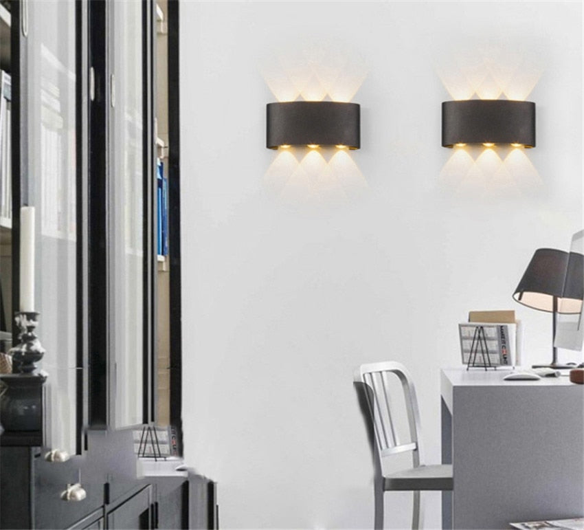 Moderne LED Wandleuchte für den Innen- & Außenbereich, wasserdicht & energieeffizient.