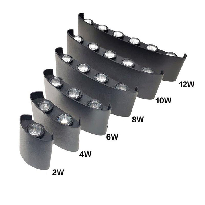 Stilvolle, wasserdichte LED Wandlampe mit Up Down Light Effekt, ideal für Fassaden.