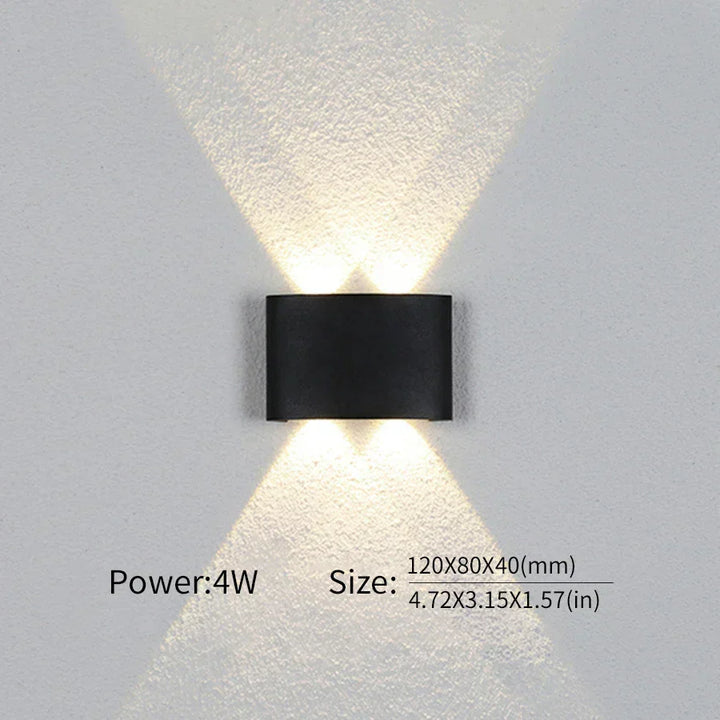 Energieeffiziente LED-Wandleuchte für den Außenbereich, robust und wetterfest, modernes Design.