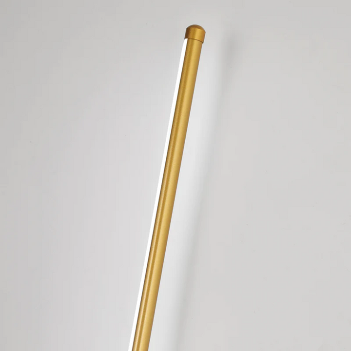 Elegante Design-Wandleuchte in Schwarz-Gold für modernes Wohnambiente, LED-Beleuchtung.