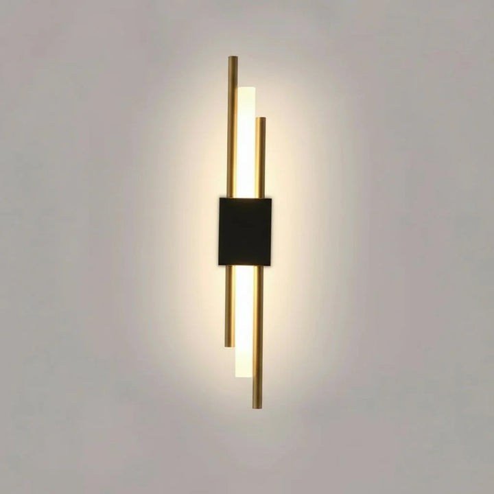 Design Innenleuchte mit integrierter LED-Technik. Wandlampe zur Akzentuierung von Flurbeleuchtung.