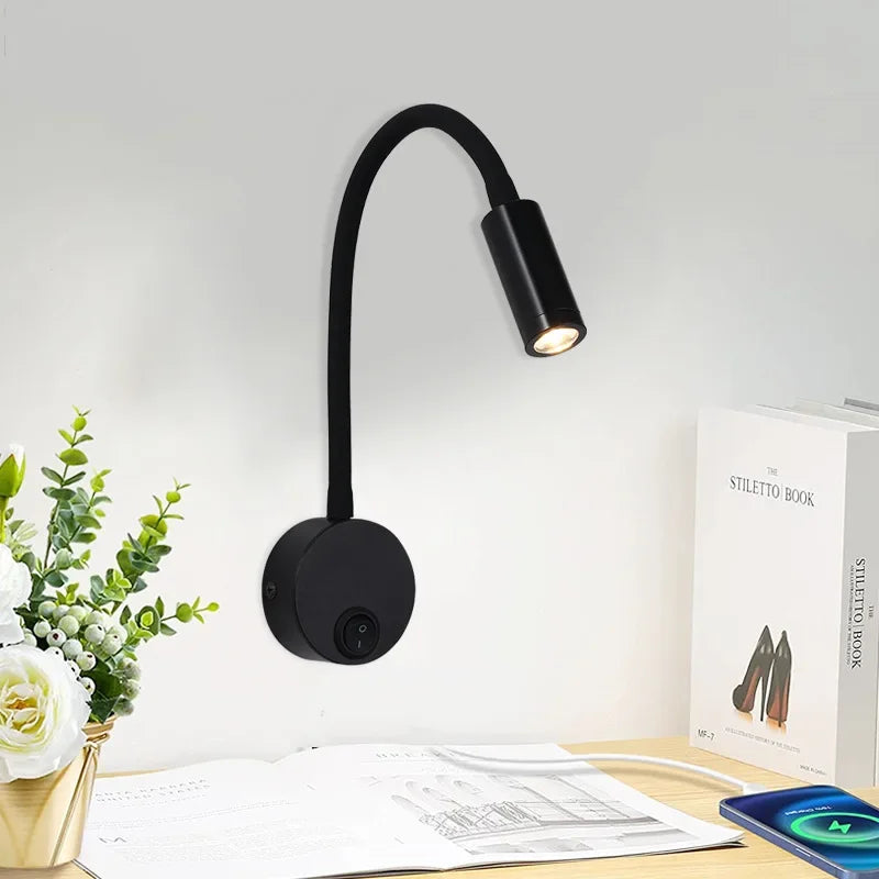 Vielseitige LED-Innenbeleuchtung, modern, schwenkbar. Als Wandlampe im Wohnzimmer oder als Akzentlicht.