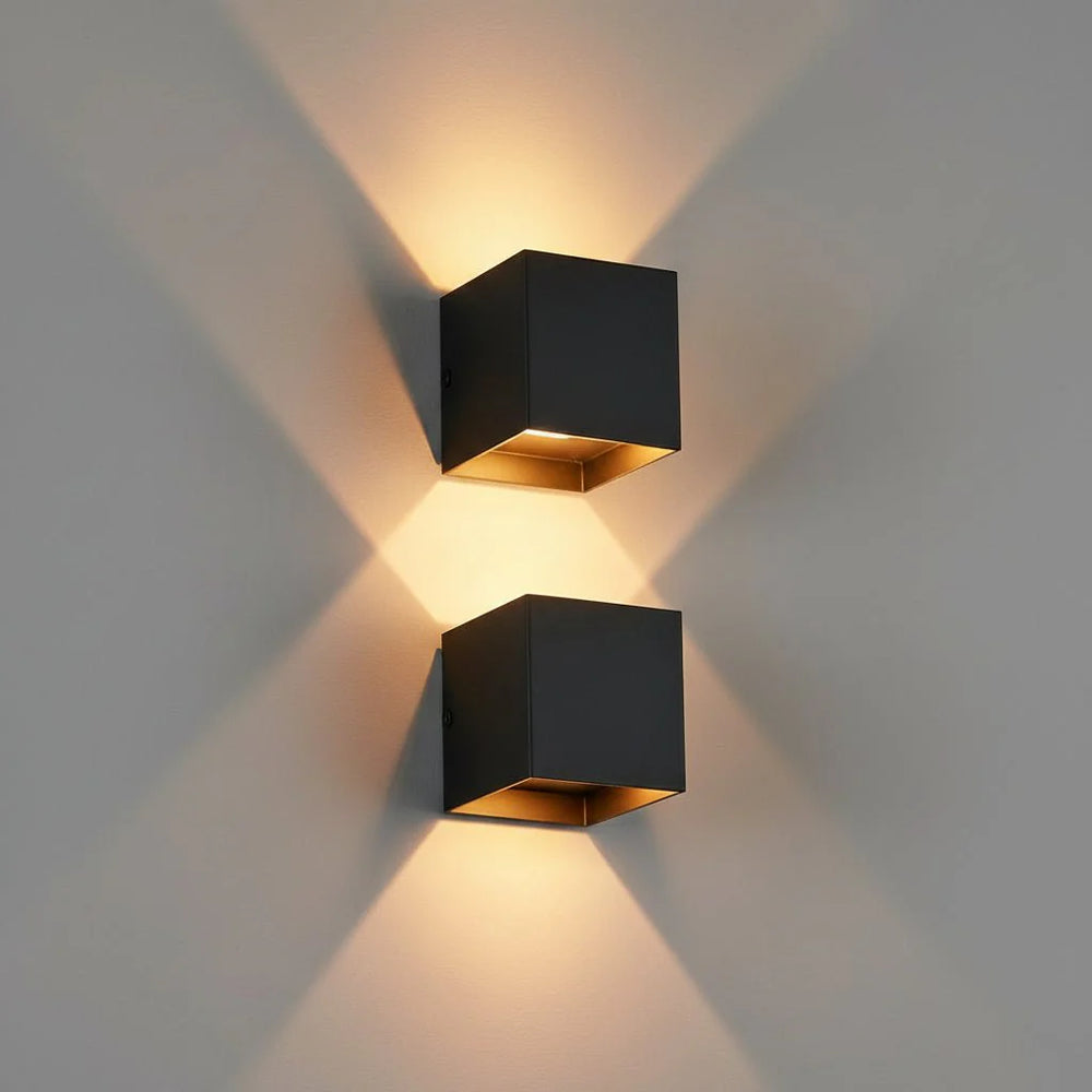 Stilvolle, moderne LED-Wandlampe G9 IP65, ideal für effektive Innenbeleuchtung; wählbar in Warmweiß.