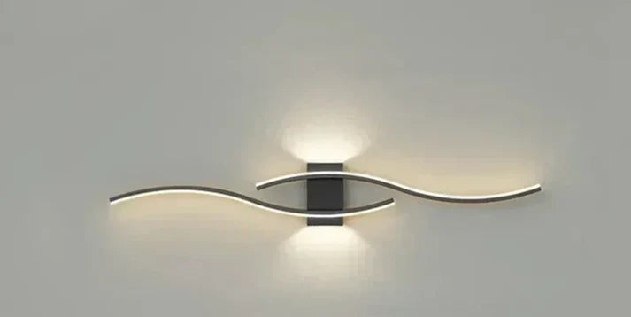 Indirekte LED Wandleuchte Lumivora Wave: Schafft gemütliches Ambiente und modernes Home Decor.