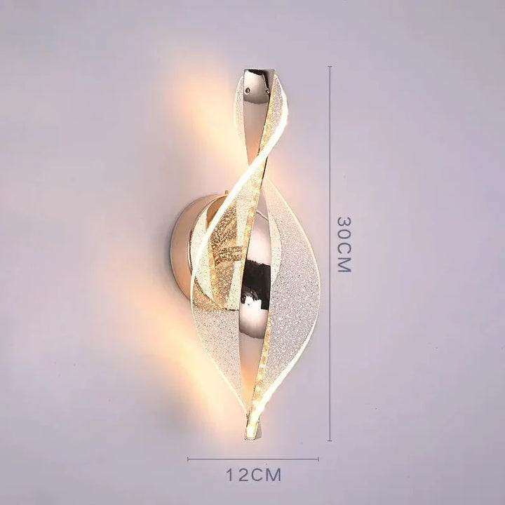 Dreifarbige LED Wandlampe modern, sorgt für vielseitige Innenbeleuchtung und Akzente im Wohnbereich.