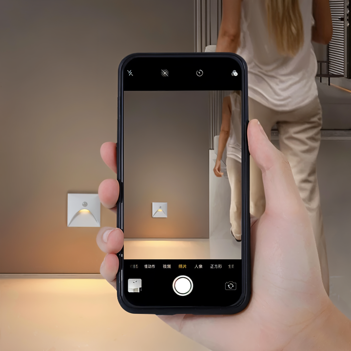 Vielseitige LED Wandleuchte mit Bewegungssensor, ideal als Flurlampe, Treppenlicht oder moderne Außenlampe.