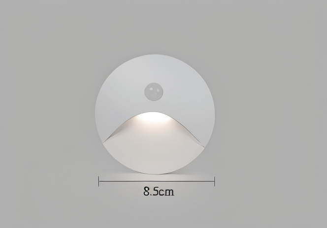 Robuste, wasserdichte LED Wandlampe mit Bewegungssensor, IP65, langlebig für alle Wohnbereiche.