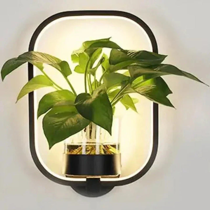 Multifunktionale LED-Wandleuchte mit Pflanzengefäß, moderne Lichtlösung für Wohnräume mit natürlichem Flair.