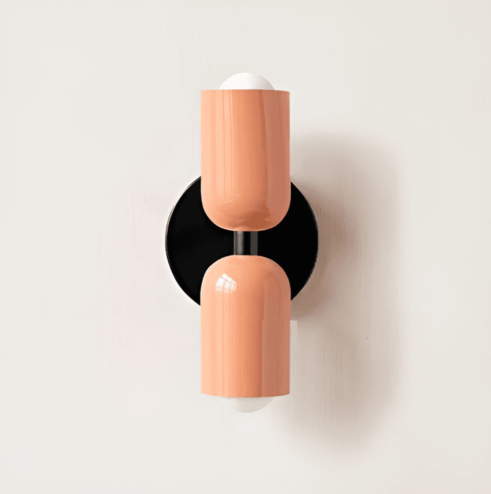 Schlanke, moderne LED-Wandleuchte mit warmweißem Licht. Sorgt für indirekte, stimmungsvolle Innenbeleuchtung.
