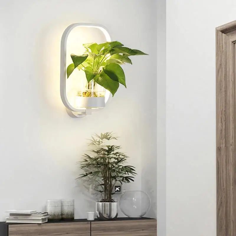 Stilvolle LED Wandleuchte beleuchtet einen Flur, bietet funktionale und moderne Beleuchtung, unterstreicht das Design.