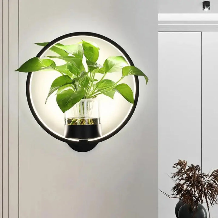 Die LED Wandleuchte wirft weiches, indirektes Licht an die Wand, schafft stimmungsvolles Ambiente & moderne Beleuchtung.