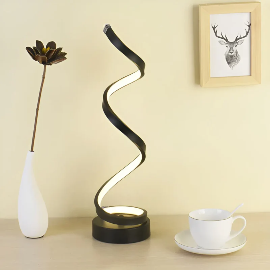 LumaSpiral, eine moderne LED-Tischlampe, die mit ihrem spiraligen Design und dimmbarem Licht Akzente setzt.