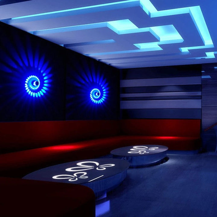 LumoSpiral LED-Spirallampe mit Farbwechsel-Option. Moderne Wandleuchte für dynamisches Stimmungslicht im Raum.