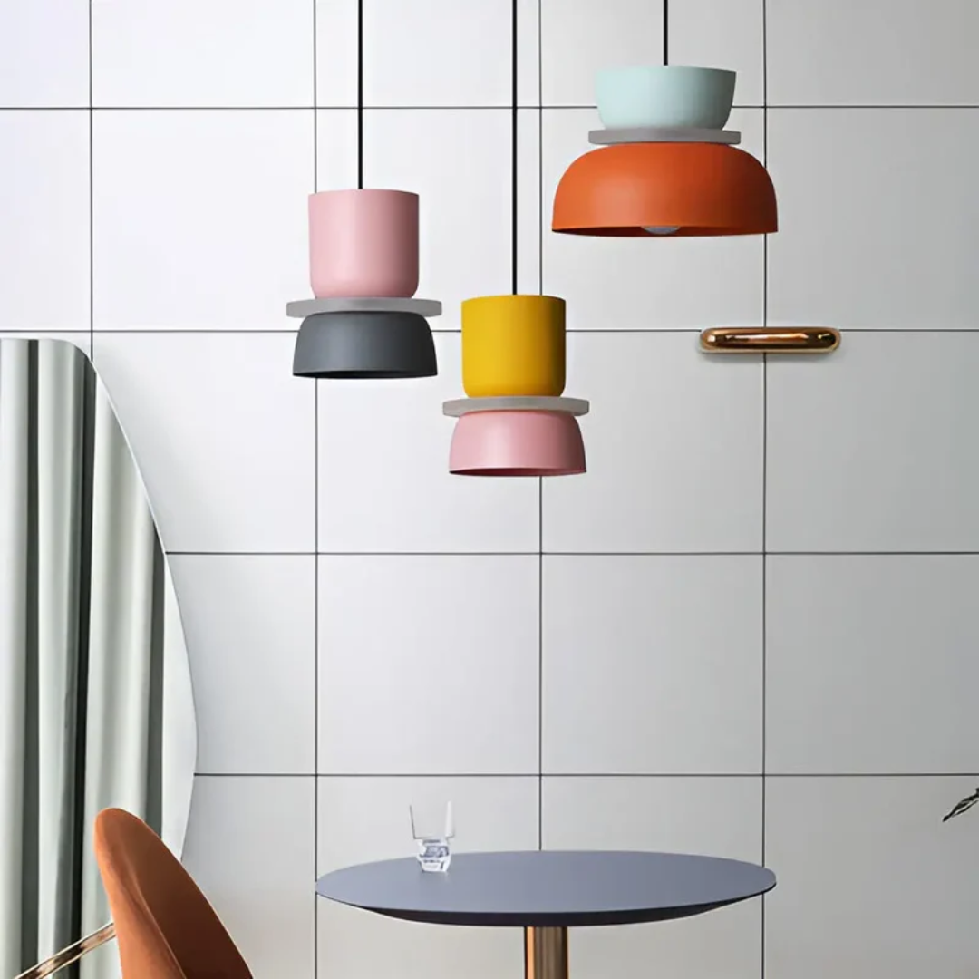 Farbige Macaron Deckenleuchte mit integrierter LED für ein lebendiges, frisches Kinderzimmer.