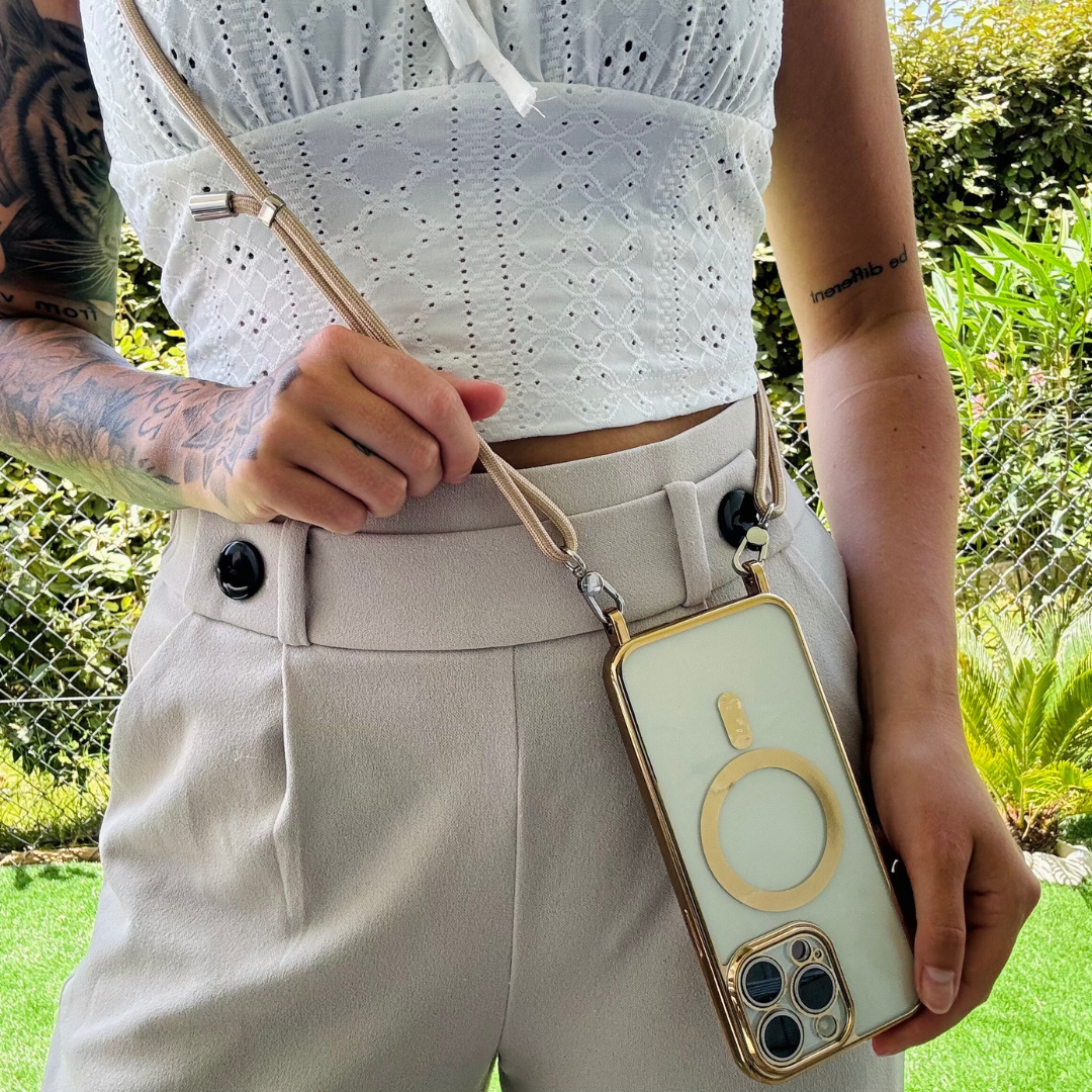 Robuste MagSafe Handyhülle mit verstellbarem Crossbody Gurt bietet stilvollen Rundumschutz.