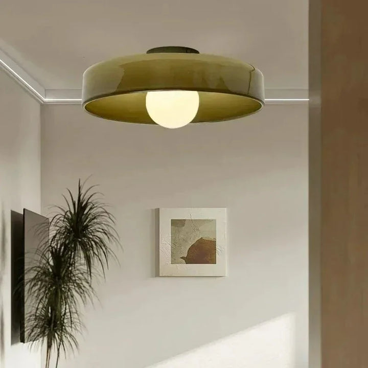 Moderne nordische Deckenlampe aus Glas für elegantes Wohnzimmerambiente. LED, energieeffizient.