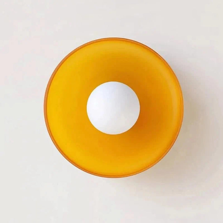 Minimalistische Deckenlampe aus Glas. Skandinavisches Design, LED-Beleuchtung für jeden Raum.