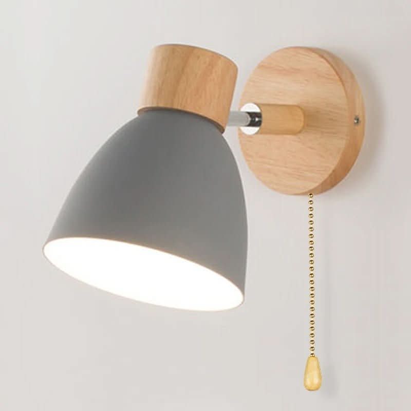 Design-Wandleuchte als Leselampe im nordischen Stil; integriert sich perfekt in moderne Räume.
