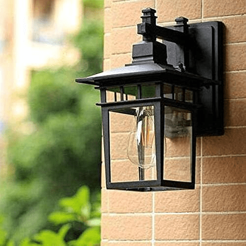 Robuste NOVAVEX Außenleuchte, IP44 geschützt, verstellbar, ideal für sichere & moderne Wege- & Gartenbeleuchtung.