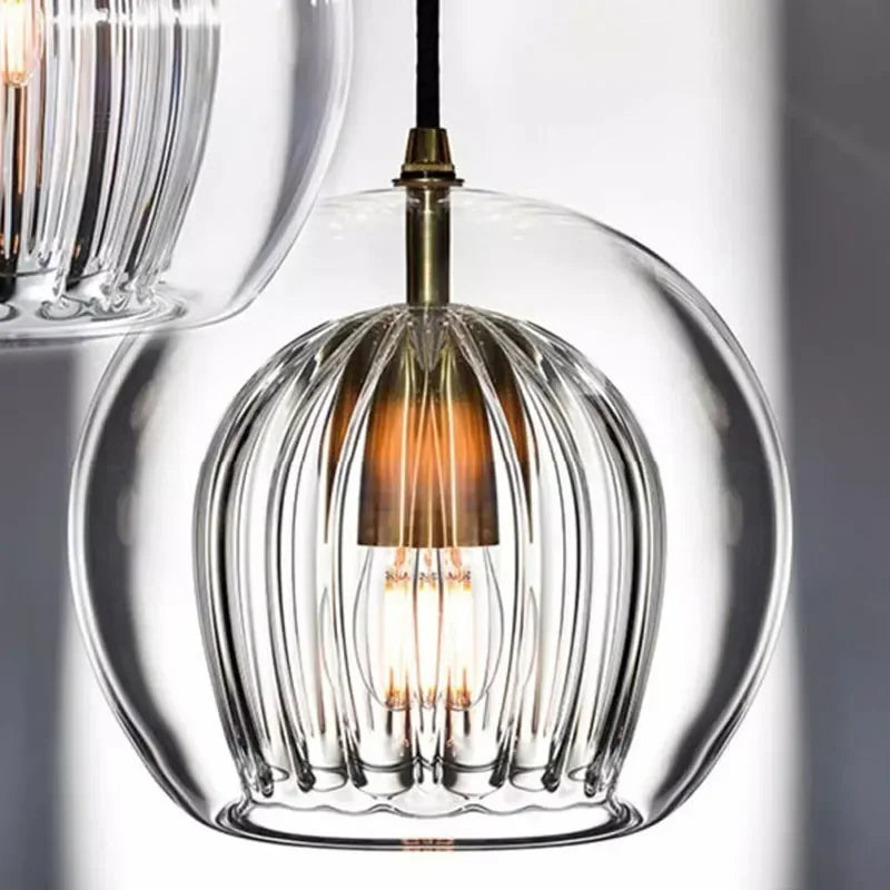 Stilvolle, moderne Hängeleuchte mit LED-Beleuchtung. Elegante Pendelleuchte, ideal für Esszimmer, Wohnzimmer & Innenbereiche.