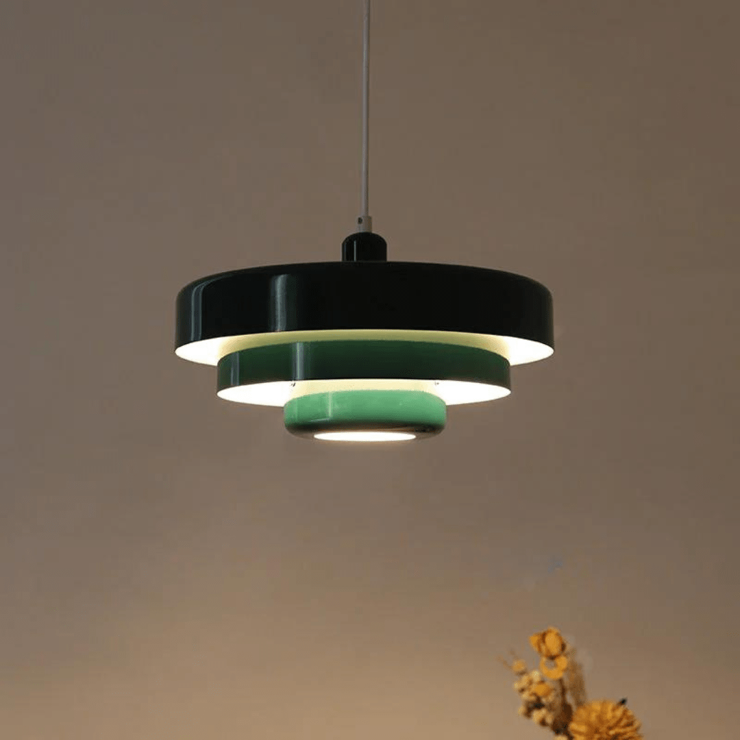 Moderne Pendelleuchte in Macaron-Farben, perfekt für Wohnzimmer und Esszimmer.