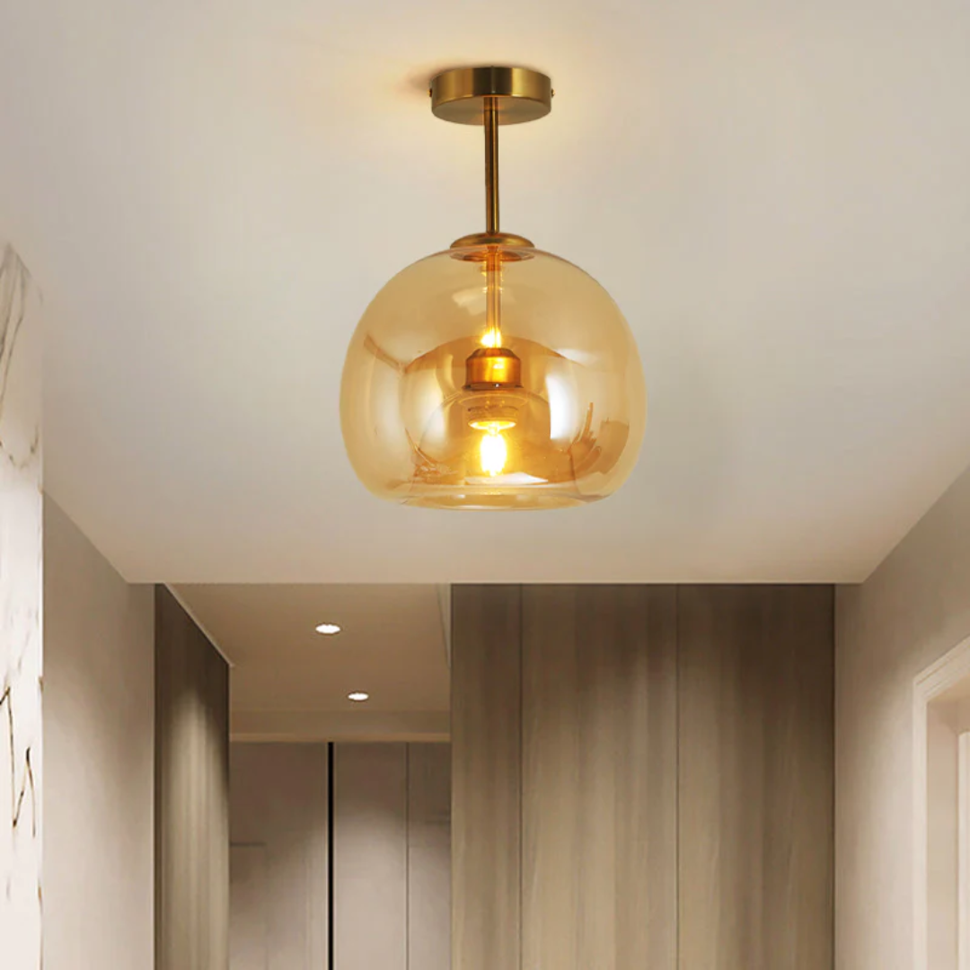 Aurelia Deckenlampe mit integrierter LED, runde Designlampe für ein helles, modernes Zuhause.