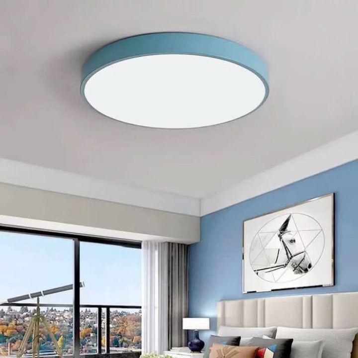 Moderne runde LED-Deckenleuchte aus Metall. Stilvolle und helle Beleuchtung für Wohnzimmer und Schlafzimmer.
