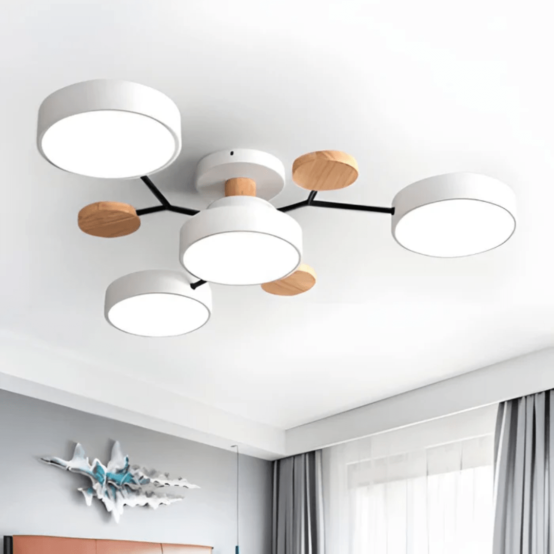 Klare Linien: Moderne runde LED-Deckenleuchte, minimalistisch, ideal als Designleuchte.