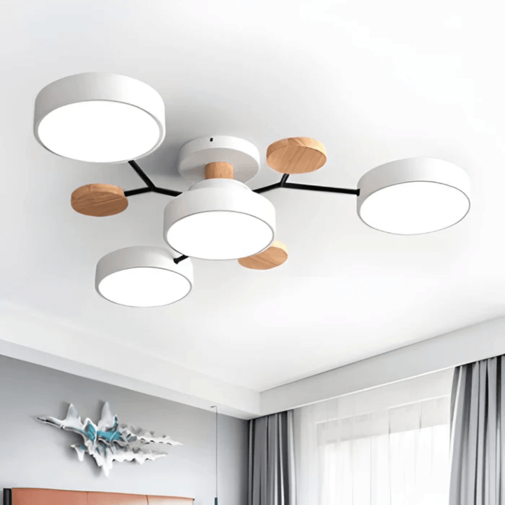 Klare Linien: Moderne runde LED-Deckenleuchte, minimalistisch, ideal als Designleuchte.