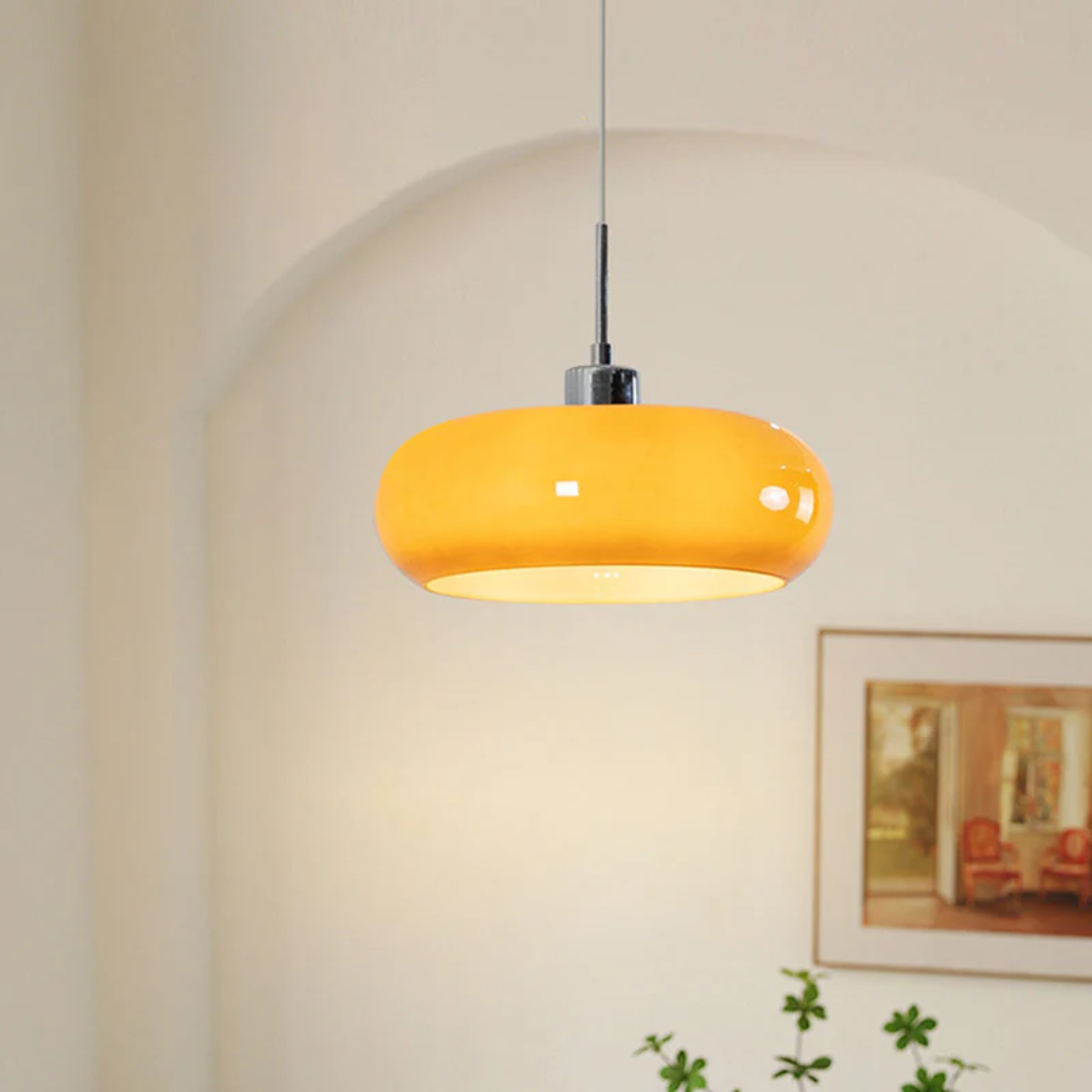 Moderne runde LED-Hängelampe RadianceOrb. Perfekt für Wohn- & Schlafzimmer, spendet warmweißes Licht.