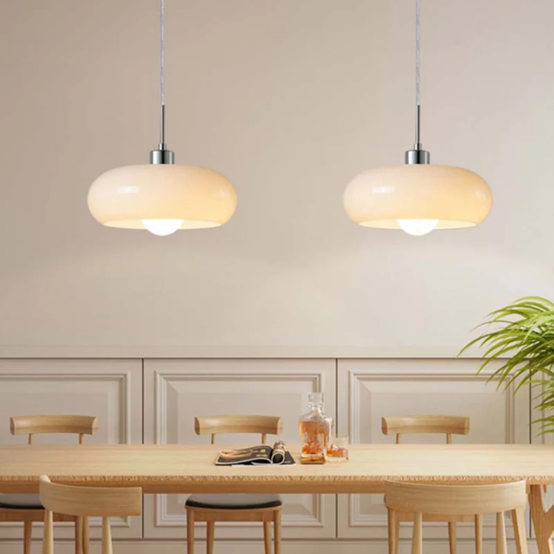 Moderne runde RadianceOrb LED-Pendelleuchte, ideal als Wohnzimmerlampe oder Schlafzimmerbeleuchtung.