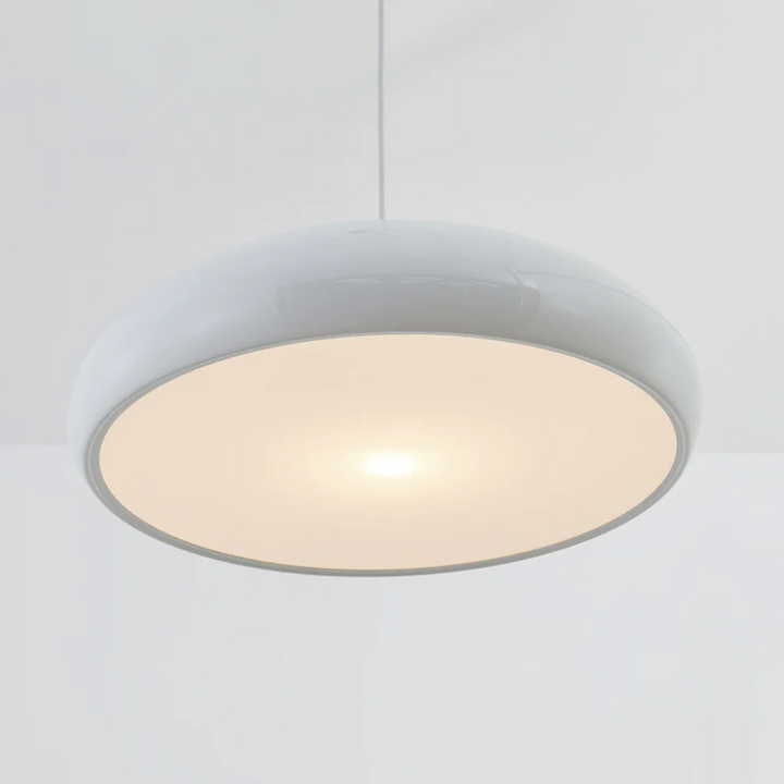 Designlampe: Runde LED Pendelleuchte Serena im modernen Stil.