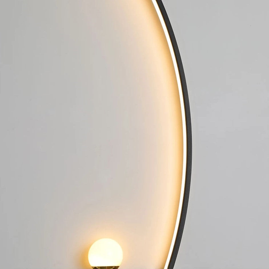 Moderne LED-Wandleuchte, gold, dimmbar & Farbwechsel, perfekte Innenbeleuchtung für Ihr Zuhause.