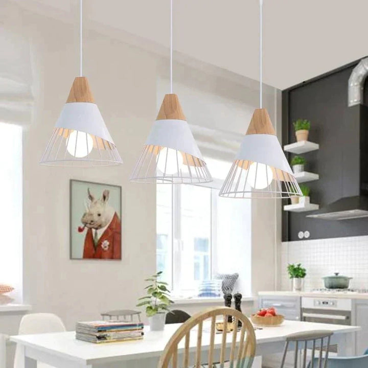 Moderne schwarze Pendelleuchte mit Eisenabdeckung, E27-Fassung. Ideal als Deckenleuchte für Wohnzimmer oder Küche.