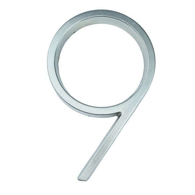 Verschiedene moderne silberne Hausnummern "1, 2, 3" im Vergleich, ideal für individuelle Gestaltung.
