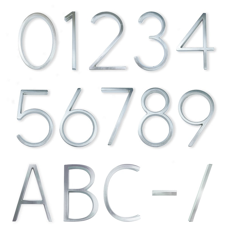 Zeitlose silberne Hausnummer mit Buchstaben "10B", ideal für ein klares Adressschild am Haus.
