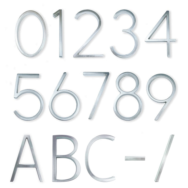 Zeitlose silberne Hausnummer mit Buchstaben "10B", ideal für ein klares Adressschild am Haus.